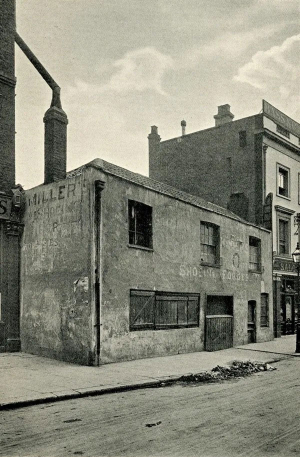 Short&#039;s old Smithy, London.Demolished 1907 